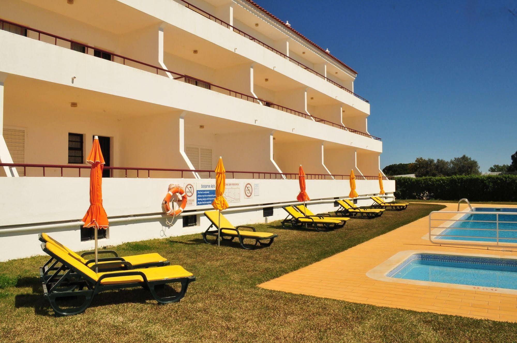 Solgarve Aparthotel Quarteira Exterior photo